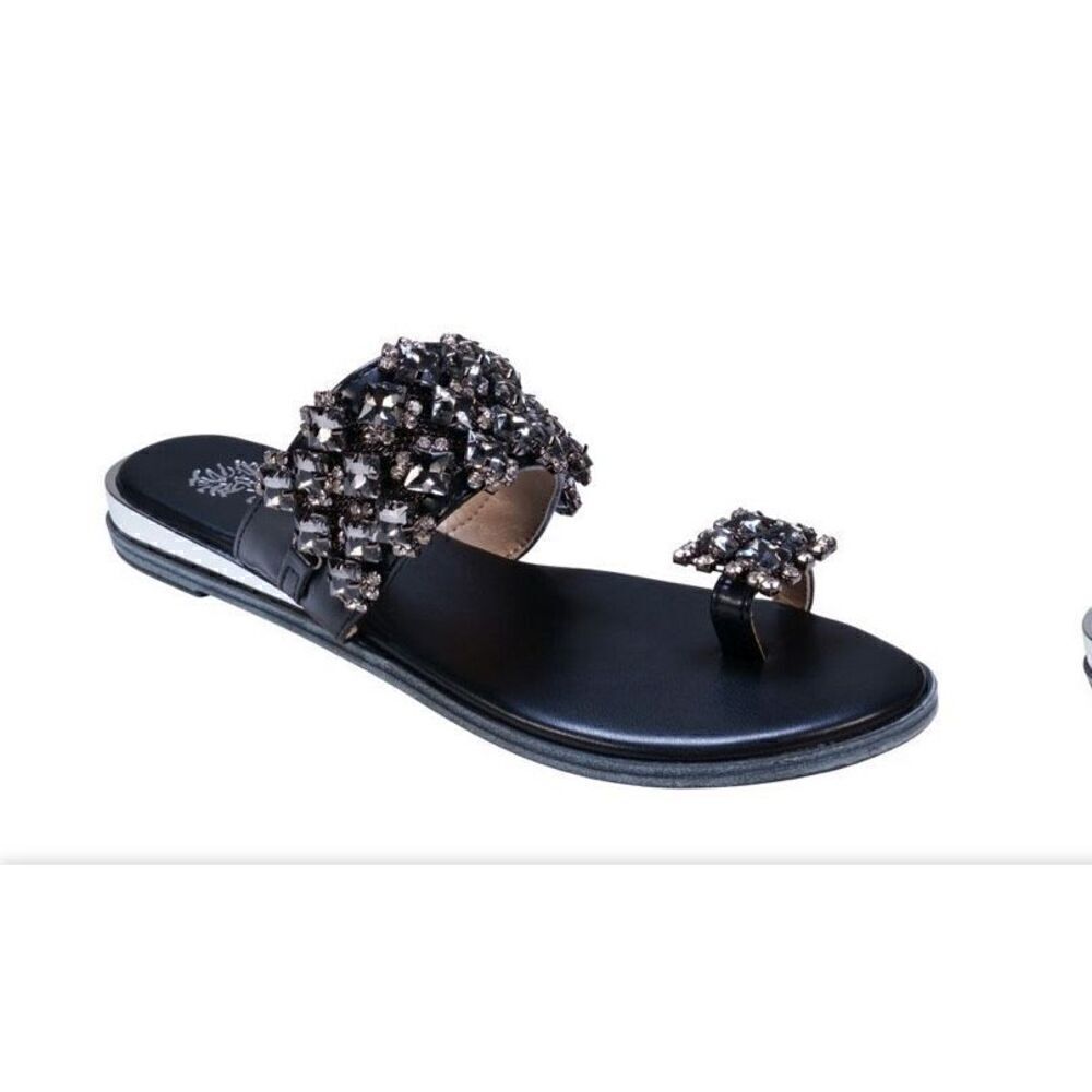 GC Shoes Nadin Metallic Rhinestone Toe Ring Flat Sandals NWOB Size 37/ 6 1/2